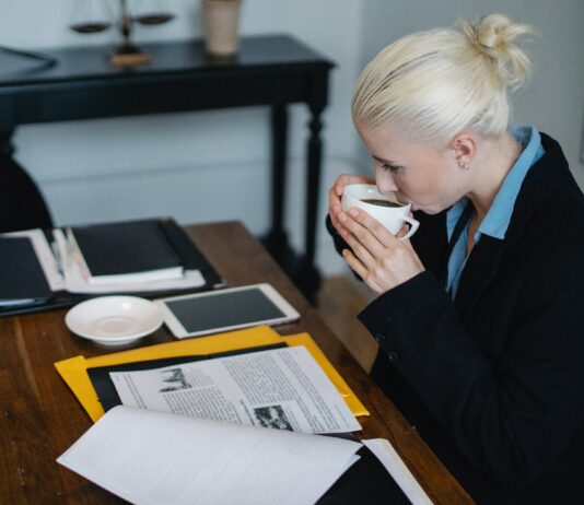 How to Write a Competitive Analysis Report How to Write a Competitive Analysis Report