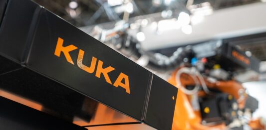 How Industry 4.0 Can Transform Small Manufacturing Businesses How Industry 4.0 Can Transform Small Manufacturing Businesses 2