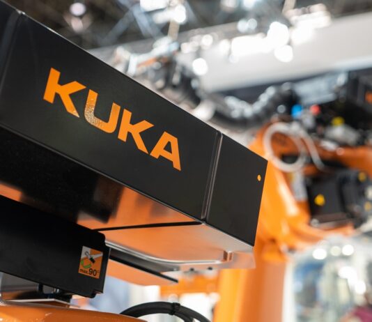 How Industry 4.0 Can Transform Small Manufacturing Businesses How Industry 4.0 Can Transform Small Manufacturing Businesses 2