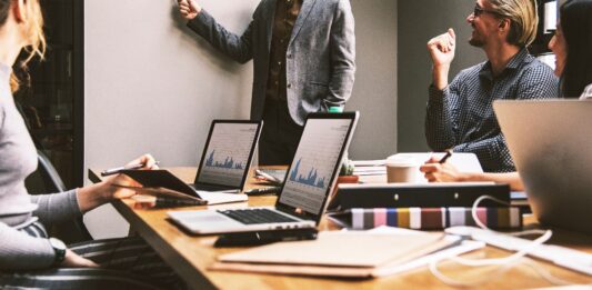 4 Effective Tips For A B2B Sales Presentation 4 Effective Tips For A B2B Sales Presentation