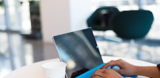 Comprehensive Guide to Communicating with Your Associates Remotely Comprehensive Guide to Communicating with Your Associates Remotely