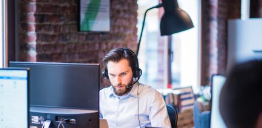 How CRM Processes Can Make a Sales Team More Efficient How CRM Processes Can Make a Sales Team More Efficient