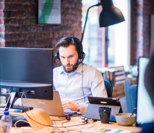 How CRM Processes Can Make a Sales Team More Efficient How CRM Processes Can Make a Sales Team More Efficient