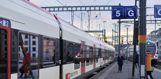 5G Opens Up a New Era for Women 5G Opens Up a New Era for Women