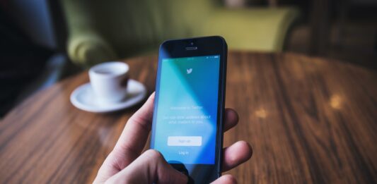 How To Use Twitter For Business Effectively in 2021 & Beyond How To Use Twitter For Business Effectively