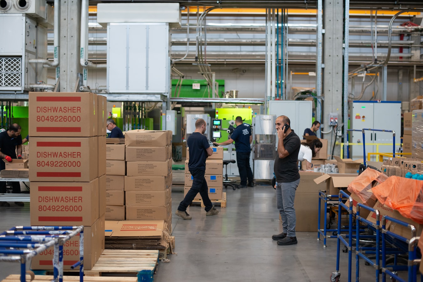 How To Select The Right Warehouse Management Software