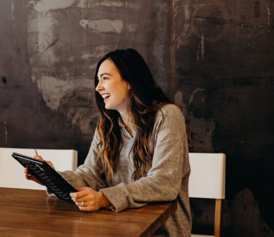 How To Save Your Business Money By Managing Your Time Better How To Save Your Business Money By Managing Your Time Better