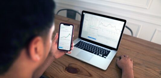 6 Investing and Saving Tips For A New Graduate Investing and Saving Tips for a New Graduate