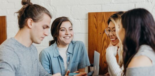 Top 5 Tips To Keep in Mind When Welcoming A New Employee To Your Business Ways To Welcome New Business To Your Business