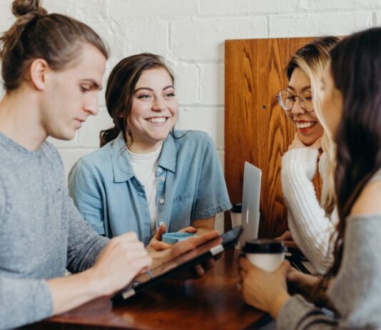 Top 5 Tips To Keep in Mind When Welcoming A New Employee To Your Business Ways To Welcome New Business To Your Business