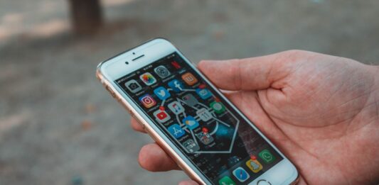 The Rise of Smartphones is A New Opportunity For Businesses How Rise of Smartphones Bring New Opportunities For Businesses