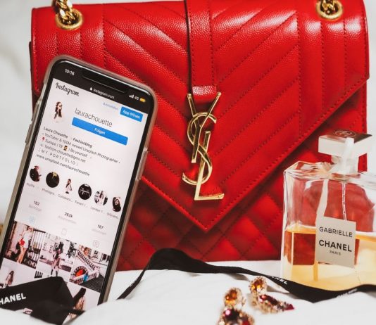 Shoppable Instagram & UGC Campaigns: An eCommerce Success Strategy Shoppable Instagram & UGC Campaigns_ An eCommerce Success Strategy