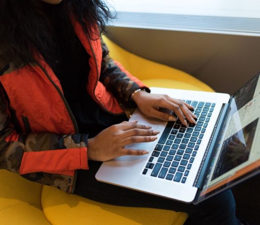 When is the Right Time to Hire Flutter Developers Outside Your Home Country? How To Hire Flutter Developers