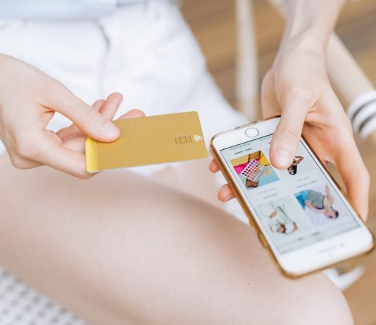 5 Ways to Improve Online Customers’ Shopping Experience Customers Shopping Experience (1)