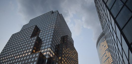 Delaware Corp vs LLC: Which is The Best For Your Business? Delaware Corp vs LLC