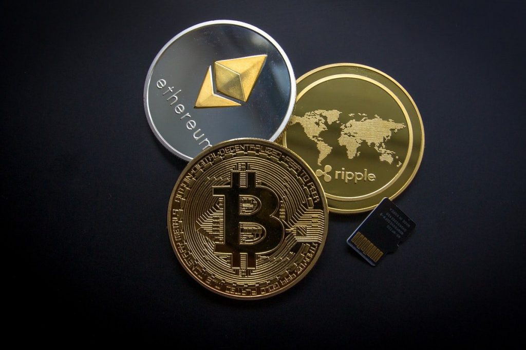 Digital Currency vs. Cryptocurrency The Pros and Cons Fincyte