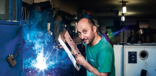 Guide To Build A Local Brand At A Global Manufacturing Company How Do You Build a Brand in a Global Market