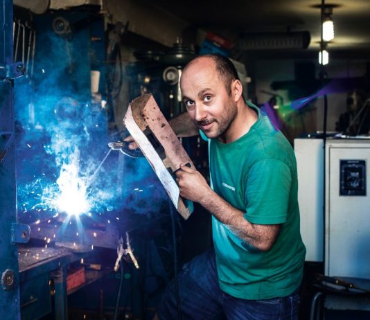 Guide To Build A Local Brand At A Global Manufacturing Company How Do You Build a Brand in a Global Market