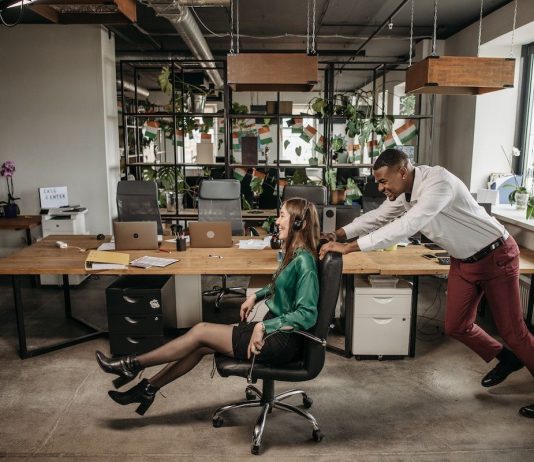 How To Improve Employee Experience Through Employee Bonus Program How To Improve Employee Experience Through Employee Bonus Program