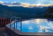 Pros & Cons Of Investing In Hot Tub Manufacturing Companies Pros & Cons Of Investing In Hot Tub Manufacturing Companies