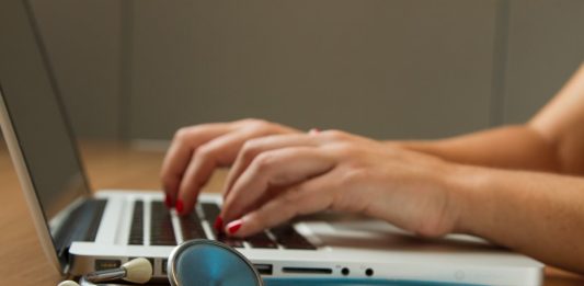 Breaking Barriers: The Advantages & Challenges of Digitizing Healthcare The Advantages and Challenges of Digitizing Healthcare