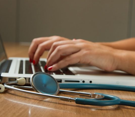 Breaking Barriers: The Advantages & Challenges of Digitizing Healthcare The Advantages and Challenges of Digitizing Healthcare