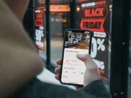 How Modern Retailers & Hospitality Are Using Technology To Sell More? How Modern Retailers & Hospitality Are Using Technology To Sell More