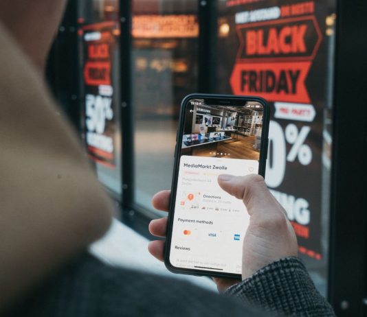 How Modern Retailers & Hospitality Are Using Technology To Sell More? How Modern Retailers & Hospitality Are Using Technology To Sell More