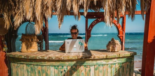 Travelling Southeast Asia While Working Online: How To Do it Travelling Southeast Asia While Working Online