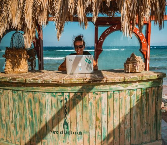 Travelling Southeast Asia While Working Online: How To Do it Travelling Southeast Asia While Working Online