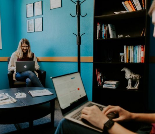 7 Ways AI Can Help Small Businesses Compete with Big Brands Ways AI Can Help Small Businesses Compete with Big Brands