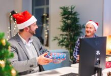 How Personalised Corporate Gifts Improve Employee Engagement & Loyalty? How Personalised Corporate Gifts Improve Employee Engagement & Loyalty